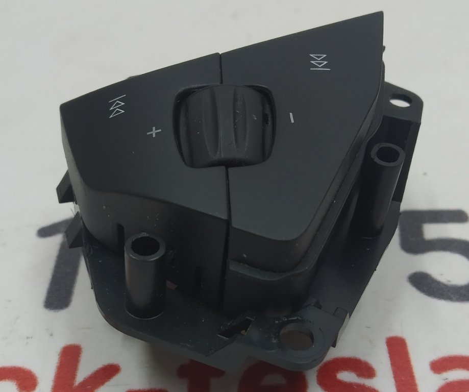 1 Schalterknopf (am Lenkrad) links Tesla Modell S REST 1013242-00-H